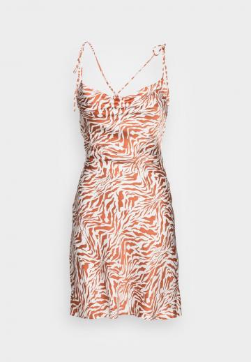 Короткое платье