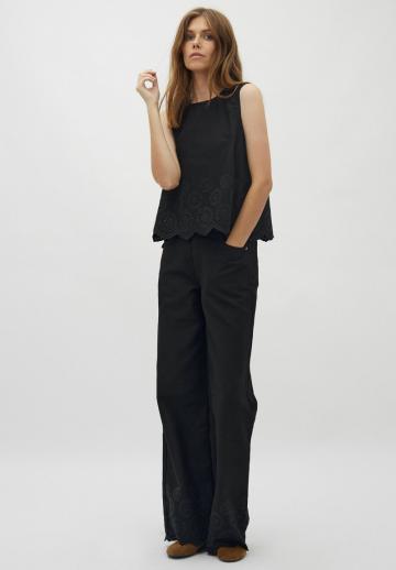 Блузка без рукавов