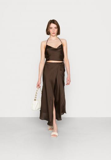 Блузка без рукавов