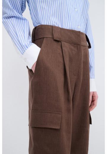 Брюки с накладными карманами