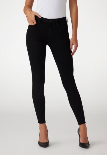 Узкие джинсы