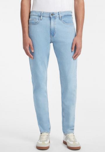 Узкие джинсы