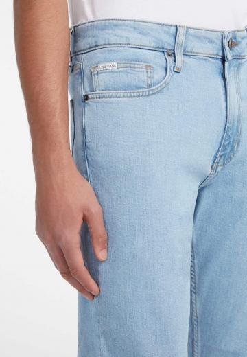 Узкие джинсы