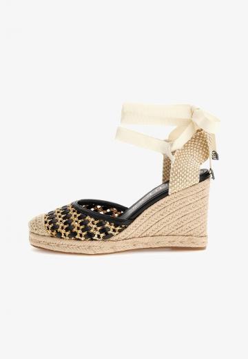 Туфли на шнуровке