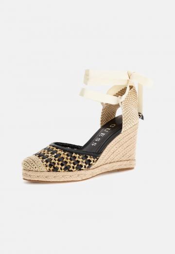 Туфли на шнуровке