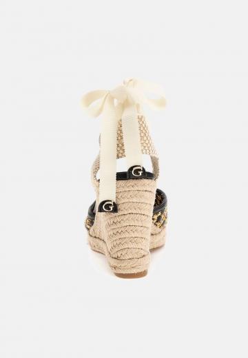 Туфли на шнуровке