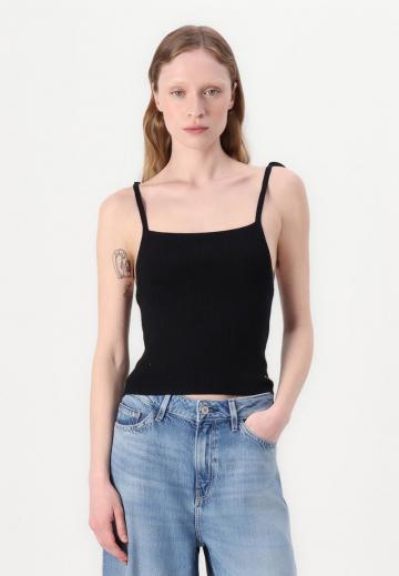 Топ на бретельках