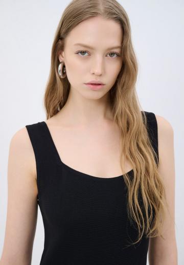 Вязаное платье