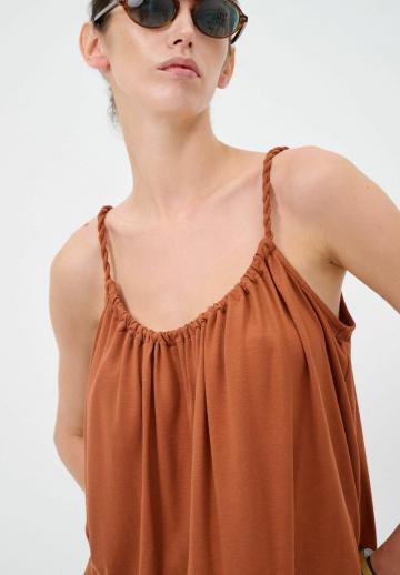 Топ на бретельках