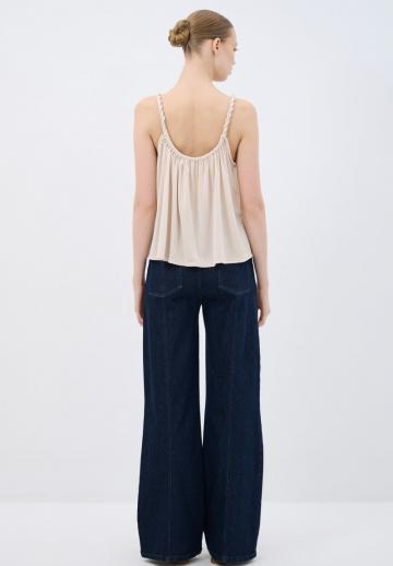 Топ на бретельках