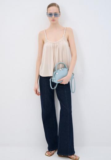 Топ на бретельках