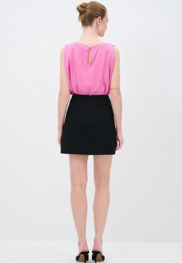 Юбка с накладными карманами