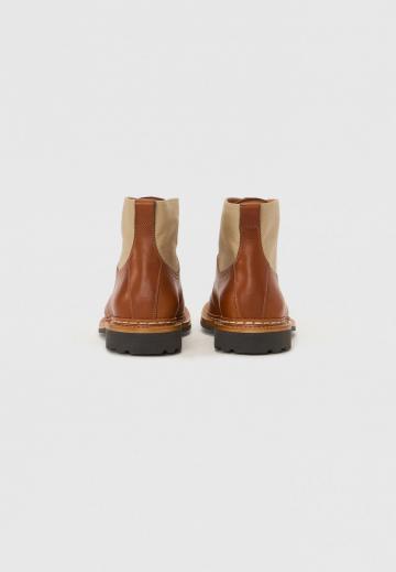 Ботинки на шнуровке