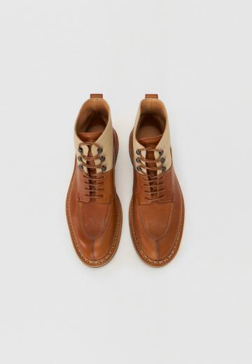 Ботинки на шнуровке