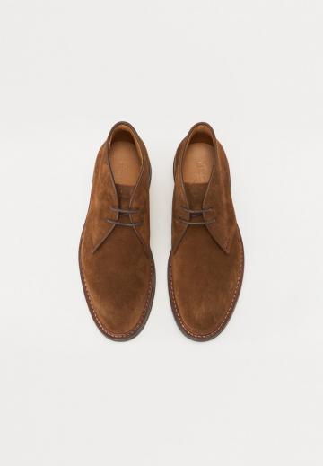 Ботинки на шнуровке