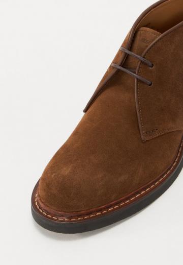 Ботинки на шнуровке