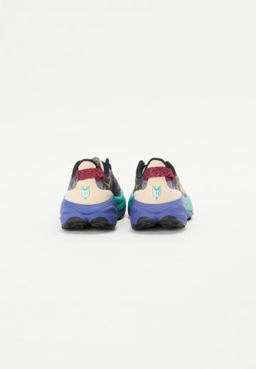 Беговые кроссовки