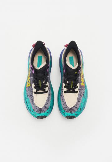 Беговые кроссовки