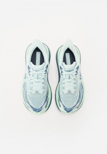 Беговые кроссовки