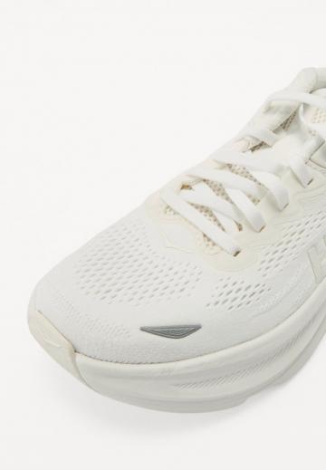 Беговые кроссовки