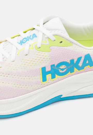 Беговые кроссовки