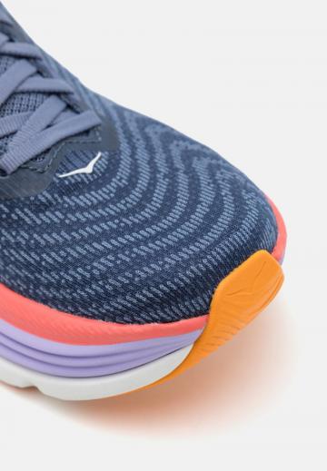 Беговые кроссовки