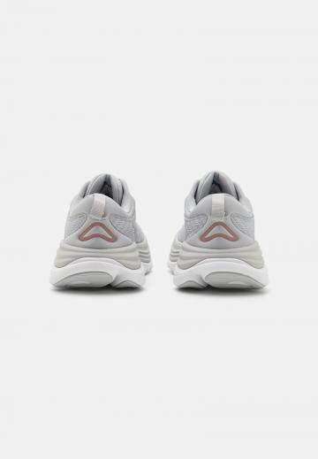 Беговые кроссовки