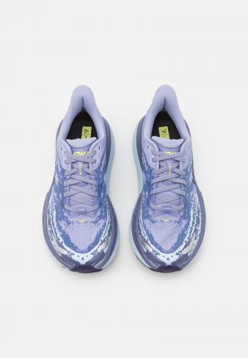 Беговые кроссовки