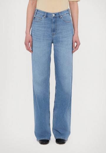 Джинсы бойфренда