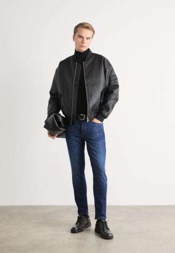 Узкие джинсы