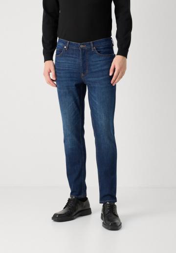 Узкие джинсы
