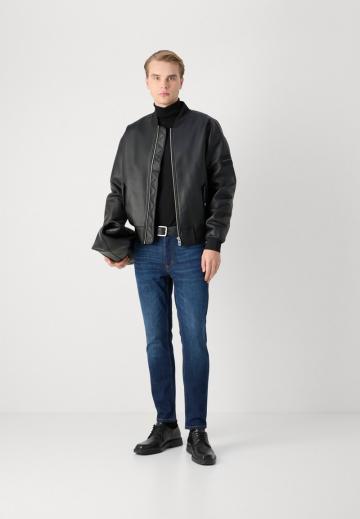 Узкие джинсы