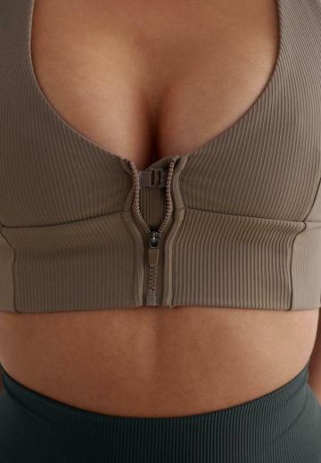 Спортивный бюстгальтер