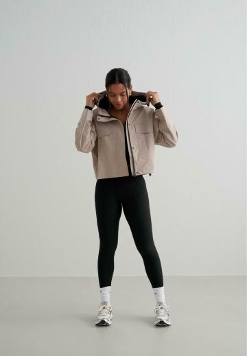 Куртка с накладнымит карманами