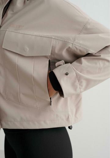 Куртка с накладнымит карманами