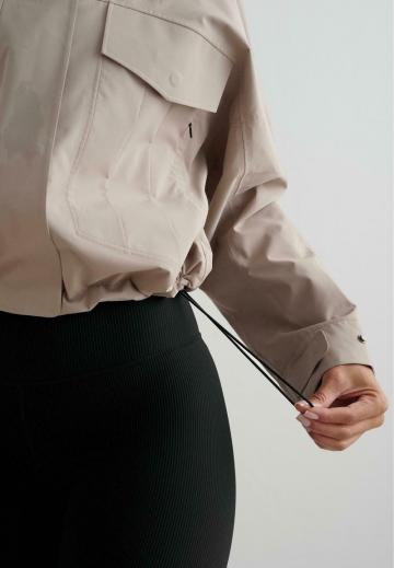 Куртка с накладнымит карманами