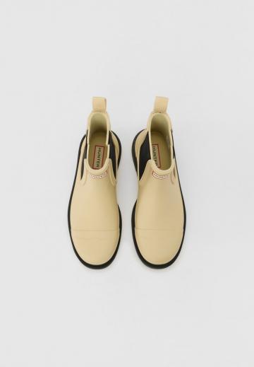 Резиновые сапоги