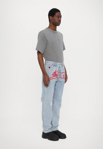 Прямые джинсы