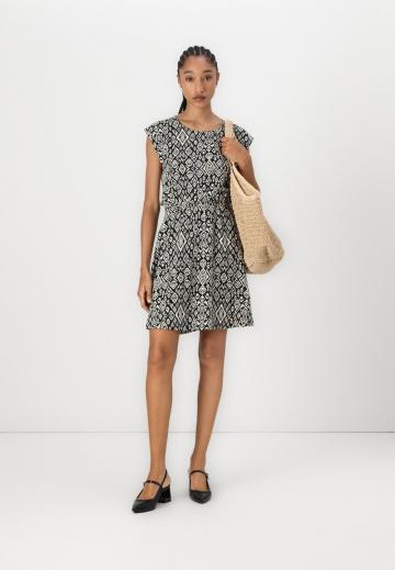 Короткое платье