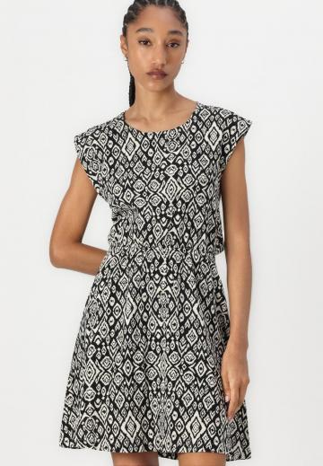 Короткое платье