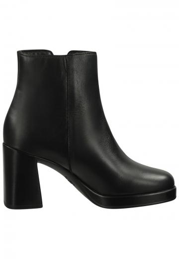 Полусапожки на высоком каблуке