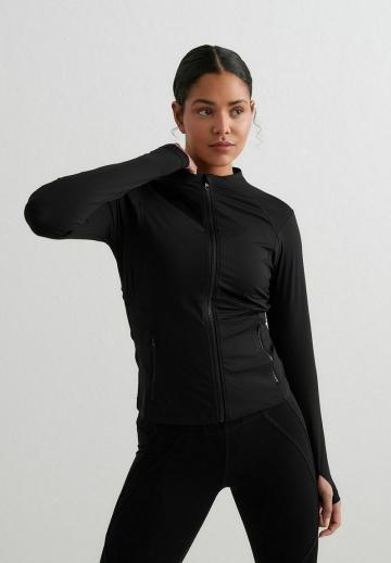 Спортивная куртка