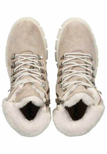 Зимние ботинки