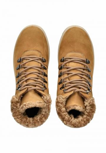 Зимние ботинки