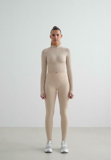 Спортивная толстовка