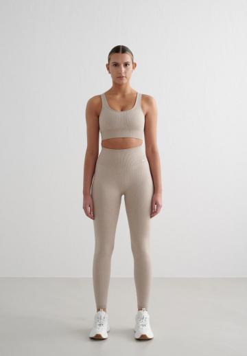 Спортивный бюстгальтер