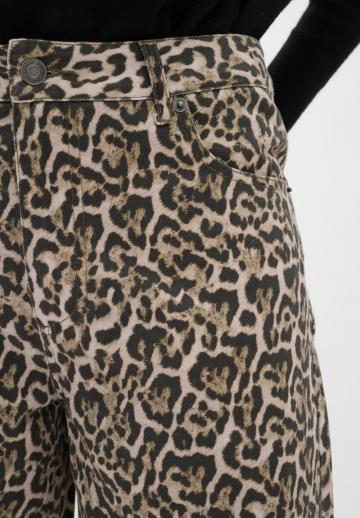 Джинсовые шорты