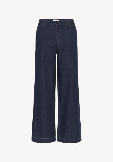 Свободные джинсы