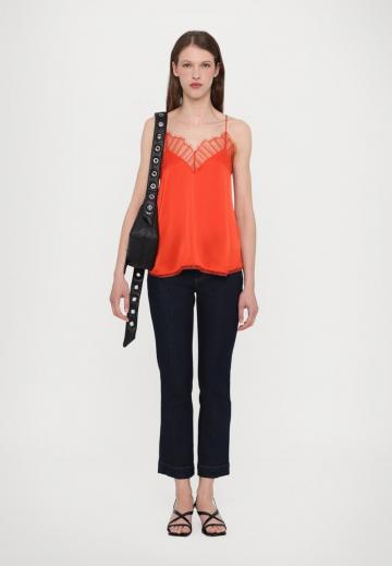 Топ на бретельках