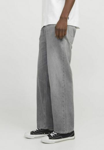 Свободные джинсы